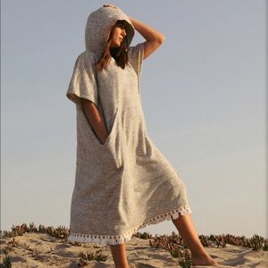 Seea Luna Poncho in Vanilla Bean